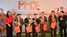 Các nghệ nhân nấu phở cao tuổi được vinh danh tại Lễ hội Phở Vân Cù.