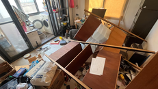 Động đất gây thiệt hại trong một căn hộ tại thành phố Tân Bắc (Đài Loan). Ảnh: Reuters