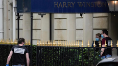 Cướp tiệm trang sức tại Paris gây thiệt hại hàng triệu euro