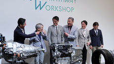 Toyota trình làng động cơ thích ứng với nhiều loại nhiên liệu