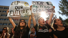 Sinh viên gen Z ám ảnh với tìm việc lương cao