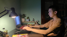 Trung Kiên tận tâm với công việc mình lựa chọn.