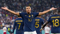 Kylian Mbappé nhận lót tay 125 triệu euro từ Real Madrid
