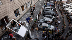 Người dân Kyiv tái thiết bệnh viện nhi trúng tên lửa 