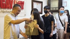 Hàng nghìn bạn trẻ tới nhận ấn phẩm Ngày Nay đặc biệt về Tổng Bí thư Nguyễn Phú Trọng