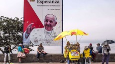 Biểu ngữ chào mừng Giáo Hoàng tại Lima, Peru.(14/1)
