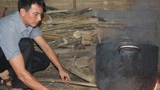 Nhiều năm qua, các thầy giáo Trường Phổ thông dân tộc bán trú THCS Trung Thượng thức khuya, dậy sớm để lo bữa sáng cho học sinh