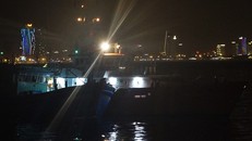 Khuya 15/12, tàu cứu hộ SAR 412 đã đưa 13 ngư dân tỉnh Bình Định về đất liền an toàn