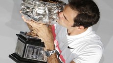 Roger Federer giành ngôi vô địch Giải Úc mở rộng ở tuổi 36