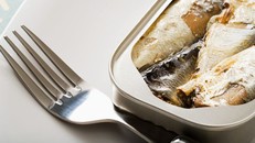 Ăn cá và các loại thực phẩm giàu acid béo Omega-3 có thể cải thiện tâm trạng của bạn