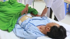 Bệnh nhân suýt chết do đũa ăn cơm đâm thủng ruột non