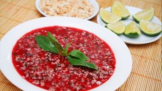 Mất Tết vì... bát tiết canh