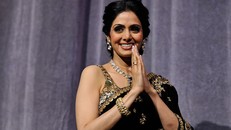 Thi thể nữ diễn viên vẫn chưa được đưa về Ấn Độ vì gặp vấn đề về pháp lý.