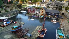 Bên trong ngôi làng cổ đặc biệt nhất ở Anh có gì? 