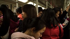Trung Quốc: Phụ nữ vẫn bị sàm sỡ trên tàu điện ngầm 'chỉ dành cho nữ giới'