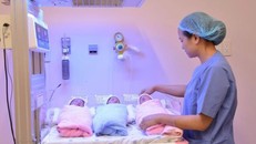  'Đánh đu' tính mạng của mẹ và bé khi sinh theo trào lưu 'thuận tự nhiên' 