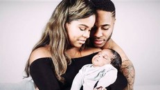 Sterling cầu hôn bạn gái lâu năm sau nhiều lùm xùm tình ái