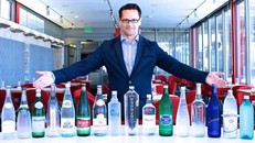  Nên uống bao nhiêu nước mỗi ngày?