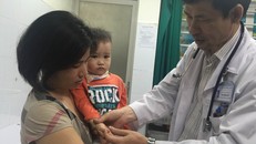 Chớm hè, bệnh tay - chân - miệng tăng đột biến 