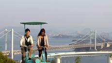 Đạp xe giữa không trung - trò chơi 'rớt tim' ở Nhật