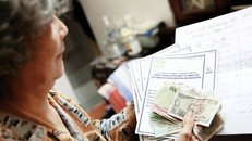 Lao động nữ về hưu từ 2018 bị giảm lương hưu: Đề xuất mới vạn người ảnh hưởng