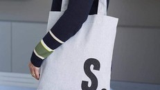 Túi nylon đang dần biến mất tại các siêu thị lớn của nước Anh