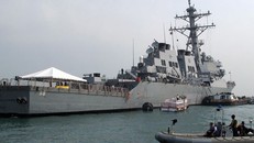 Tàu khu trục The Sullivans của Hải quân Mỹ. Ảnh: AP