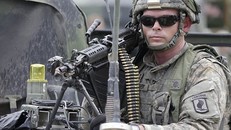 Trái lời TT Trump, Mỹ chuẩn bị điều động thêm quân tới châu Âu