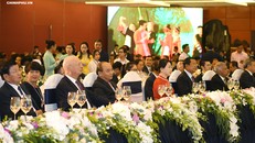 Thủ tướng Nguyễn Xuân Phúc và Phu nhân chủ trì Dạ hội Quảng bá văn hóa Việt Nam. Ảnh: VGP/Quang Hiếu