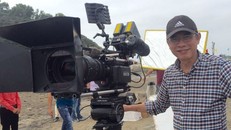 Cách đây 3 tháng vị đạo diễn vẫn chia sẻ những hình ảnh tất bật trên phim trường khi thực hiện sản phẩm mới.
