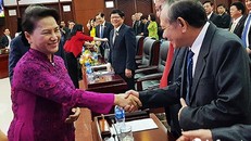 Chủ tịch Quốc hội Nguyễn Thị Kim Ngân đến dự phiên khai mạc kỳ họp thứ 9 HĐND TP Đà Nẵng sáng 17/12... (Ảnh: HC)