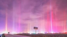 Sống động cột sáng giữa trời lạnh âm độ ở Trung Quốc