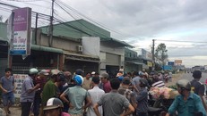 Vụ việc khiến người dân tò mò tập trung theo dõi.