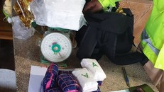 Bắt giữ 9x vận chuyển 17.000 viên ma túy tổng hợp và 2kg ma túy đá