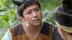 Cổ đông phim Trạng Quỳnh bức xúc đòi khởi kiện Trấn Thành vì cho rằng anh đã bỏ rơi dự án của họ dù đã nhận cát xê rất cao.