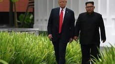 Tổng thống Mỹ Donald Trump và Chủ tịch Triều Tiên Kim Jong-un trong cuộc gặp tại Singapore năm 2018. (Ảnh: Getty Images)