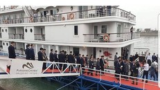 Phái đoàn Triều Tiên tham quan Hạ Long