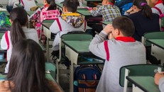 Giáo viên tên Fu Jingrong, đã được phụ huynh báo cáo với chính quyền sau khi học sinh Trường tiểu học mới Suyu ở Tú Thiên trở về nhà với khuôn mặt đỏ và sưng. Ảnh: Handout