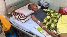 Hình ảnh nghệ sĩ Lê Bình gầy guộc, hốc hác được một đồng nghiệp chia sẻ khi vào viện thăm ông.