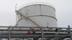 Trong quý 1, Việt Nam đã nhập hơn 2,4 triệu tấn dầu thô. (Ảnh: Đức Duy/Vietnam+)