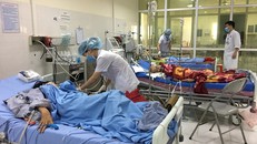 4 nạn nhân được điều trị tại Khoa hồi sức tích cực và chống độc, Bệnh viện Đa khoa tỉnh Bắc Kạn và đã qua cơn nguy kịch.