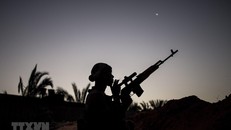 Lực lượng ủng hộ Chính phủ Libya do LHQ bảo trợ xung đột với các tay súng nổi dậy miền đông tại Tripoli. (Ảnh: THX/TTXVN)