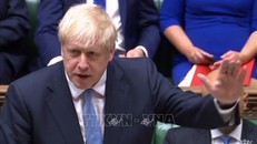 Thủ tướng Anh Boris Johnson phát biểu tại London ngày 25/7/2019. Ảnh: AFP/TTXVN