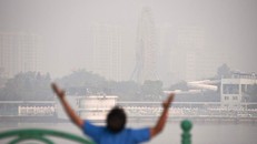 Tổng cục Môi trường cho biết ô nhiễm không khí diễn ra chủ yếu trong khoảng thời gian 0-6h. (Ảnh: Việt Hùng).