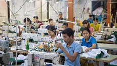 Myanmar hy vọng sẽ thu hút đầu tư nhiều hơn khi các công ty muốn dịch chuyển sản xuất ra khỏi Trung Quốc, khi Việt Nam đã bắt đầu quá tải...