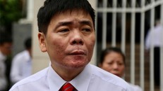 Luật sư Trần Vũ Hải tại phiên tòa sáng 13/11. Ảnh: Xuân Ngọc.