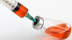 Bệnh nhi lâm tình trạng ngừng thở sau khi tiêm mũi kháng sinh thứ 3 được 3-4 phút. (Ảnh minh họa: PLDS)