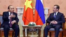 Thủ tướng Chính phủ Nguyễn Xuân Phúc hội đàm với người đồng cấp Nga Dmitri Medvedev tại Moscow ngày 22/5.
