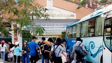 Học sinh trường THPT chuyên Nguyễn Thị Minh Khai (Sóc Trăng) đi trải nghiệm ở Đà Lạt, Lâm Đồng. Ảnh: dantri.com.vn