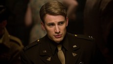 Chris Evans từng nhiều lần từ chối gia nhập Vũ trụ Điện ảnh Marvel.